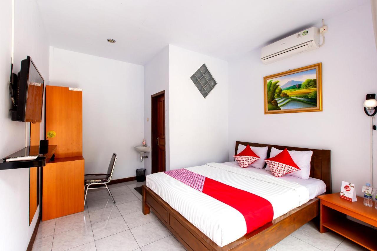 Oyo 569 Cigadung Guest House Syariah Μπαντούνγκ Εξωτερικό φωτογραφία