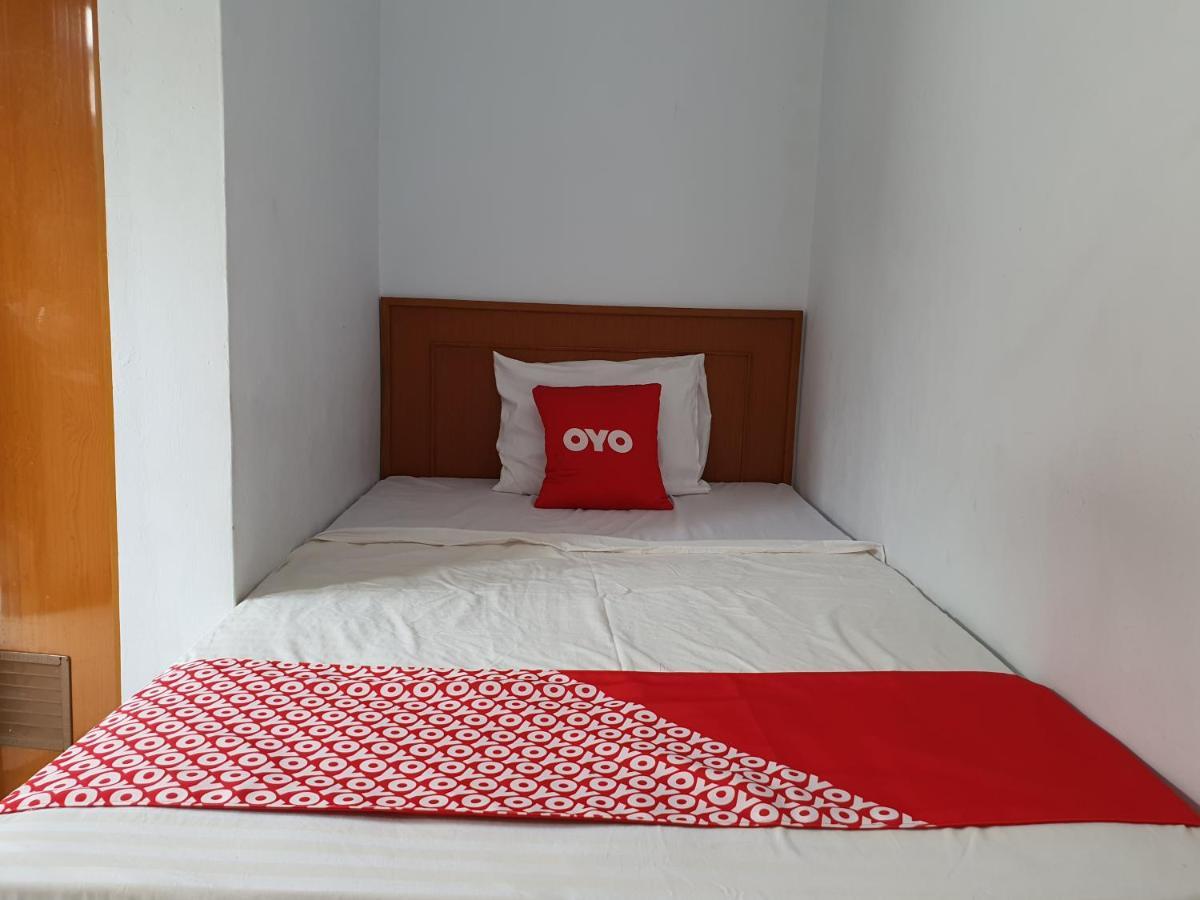 Oyo 569 Cigadung Guest House Syariah Μπαντούνγκ Εξωτερικό φωτογραφία