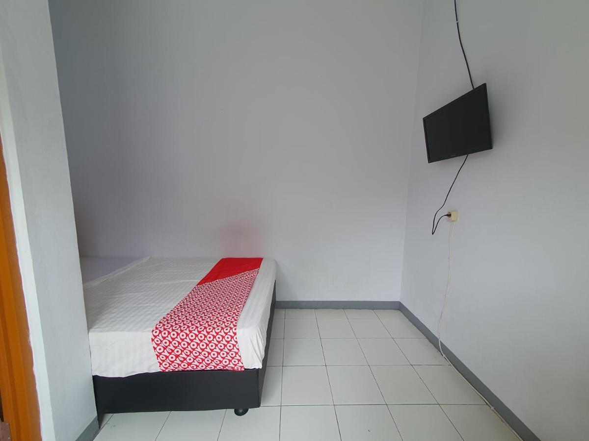 Oyo 569 Cigadung Guest House Syariah Μπαντούνγκ Εξωτερικό φωτογραφία
