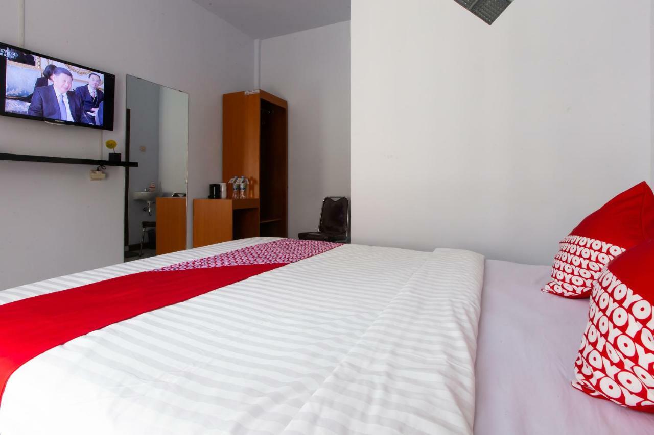 Oyo 569 Cigadung Guest House Syariah Μπαντούνγκ Εξωτερικό φωτογραφία
