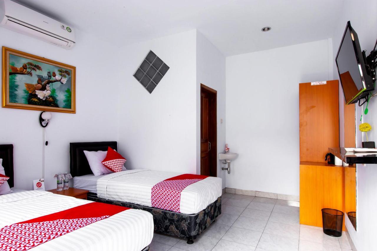 Oyo 569 Cigadung Guest House Syariah Μπαντούνγκ Εξωτερικό φωτογραφία